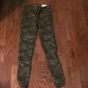 Camo American eagle jeans (never worn)